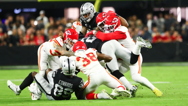Les Chiefs de Kansas City battent les Raiders de Las Vegas 41-14